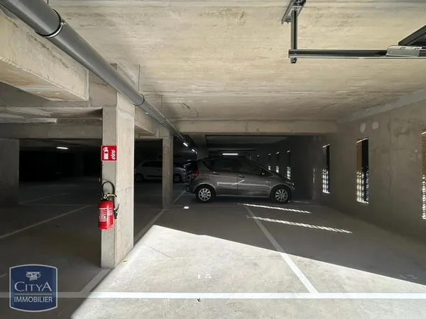 Garage et parking Location Le Coudray 45€