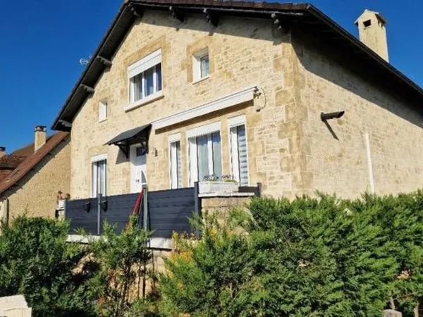 Charmante maison traditionnelle Périgourdine avec piscine.