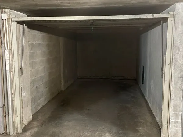 Location parking Jean-Macé