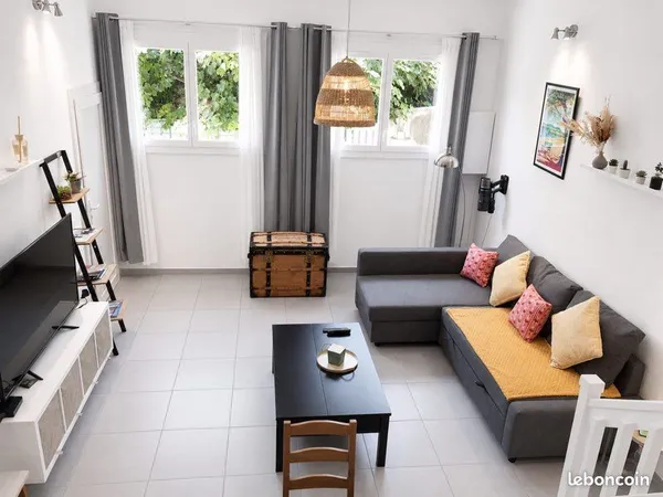 T2 meublé de 49 m² - Disponible immédiatement - 895 charges comprises