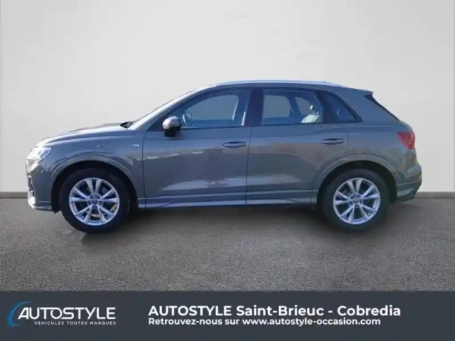 Audi Q3 35 tdi 150ch s line s tronic 7 — photo 1