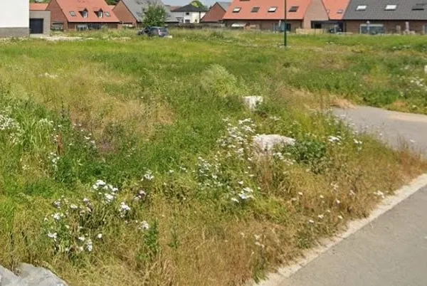 Terrain 408 m²