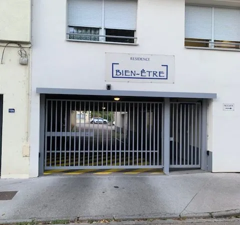 Parking à louer secteur canal/pépinière