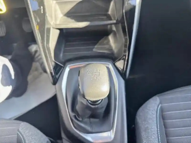 Peugeot 2008 1.2 puretech 100ch s&amp;s style — photo 10