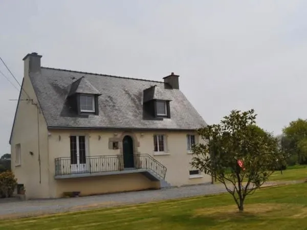 Maison 5pieces sur terrain 2520m2 BAINS SUR OUST