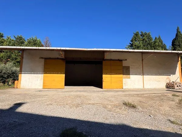 Hangar / Local / Entrepôt de 200m2