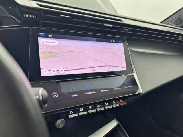 Peugeot 308 phev 180 e-eat8 — photo 22