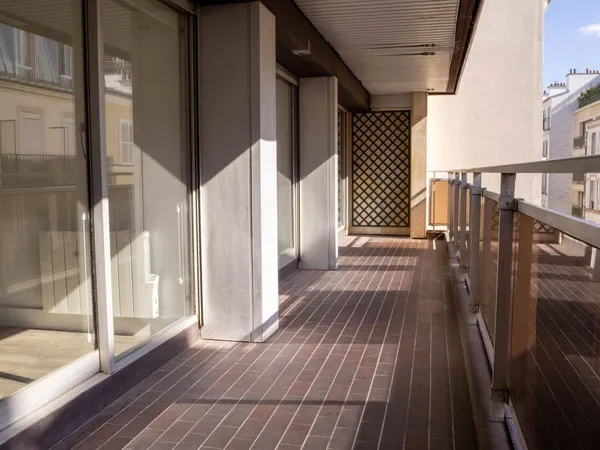 Appartement 1 pièce 91 m²