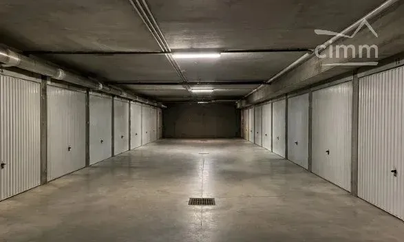MONTCHAT À VENDRE – GARAGE