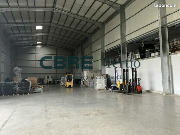 ENTREPOT - LOGISTIQUE 1730 m² SORIGNY