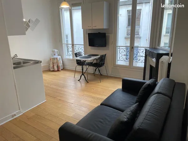 Au coeur du 16e arrondissement, avenue Victor Hugo, charmant studio meublé de 22 m²