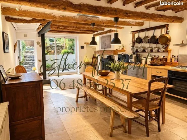 Maison 5 pièces 196 m²