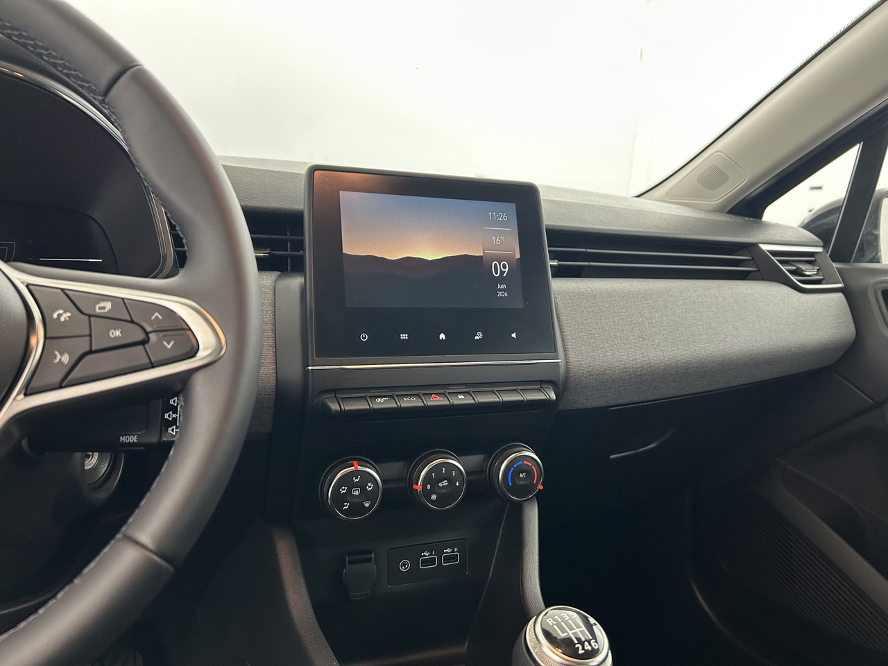 Renault Clio 5 — photo 12