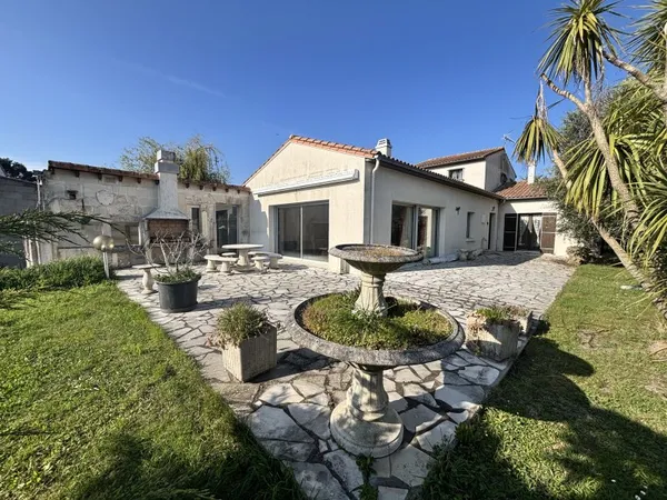 Maison 5 pièces 205 m²