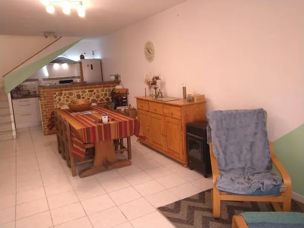 Maison 2 pièces 81 m²