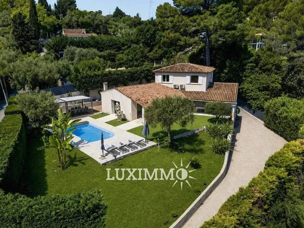 Villa 8 pièces 170 m²