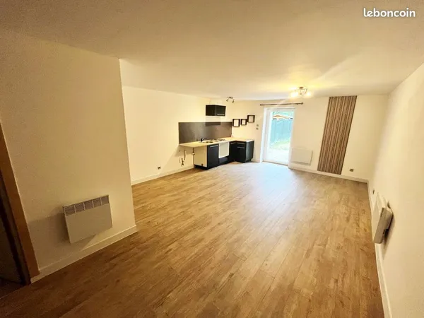 Maison / Appartement Duplex T3 Rénové - 82.5 m² avec jardin privé