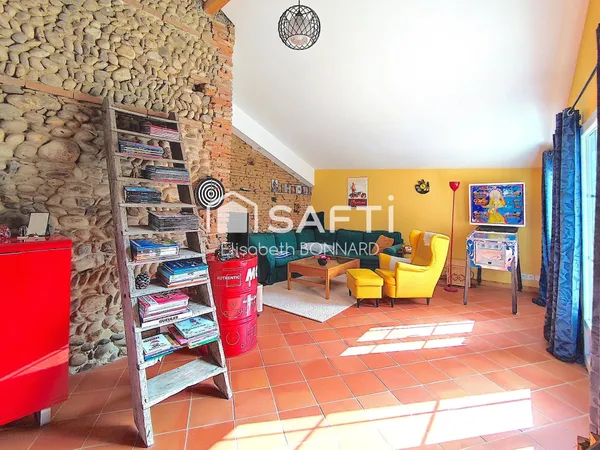 Maison de caractère T6, 160 m2, terrain de 1261 m2 sans vis à vis