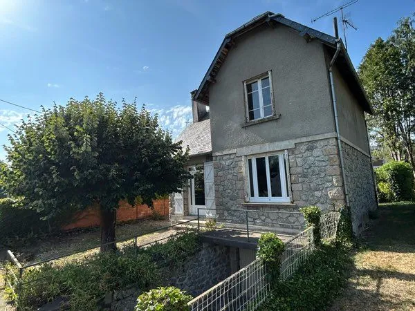 Maison à rénover - jardin arboré 468m2