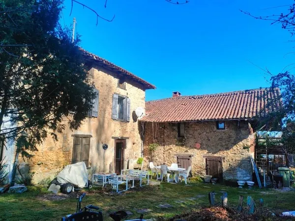 Charmante maison de village à Oradour-sur-Vayres