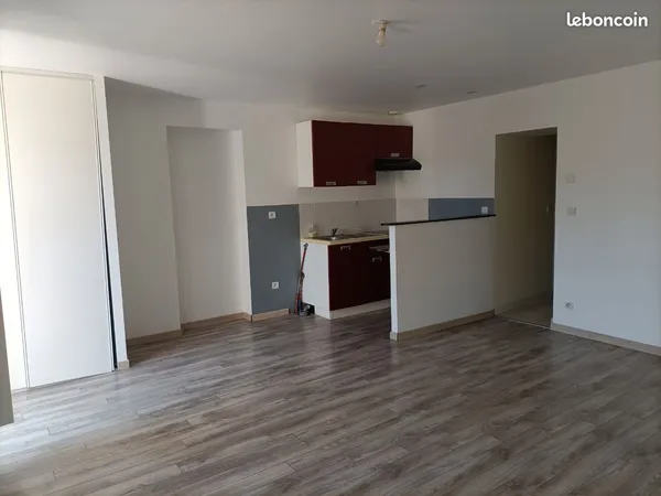 Loue Maison vallon sur gee