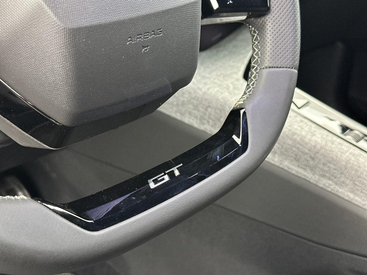 Peugeot 5008 hybrid 145 ch e-dcs6 gt — photo 36