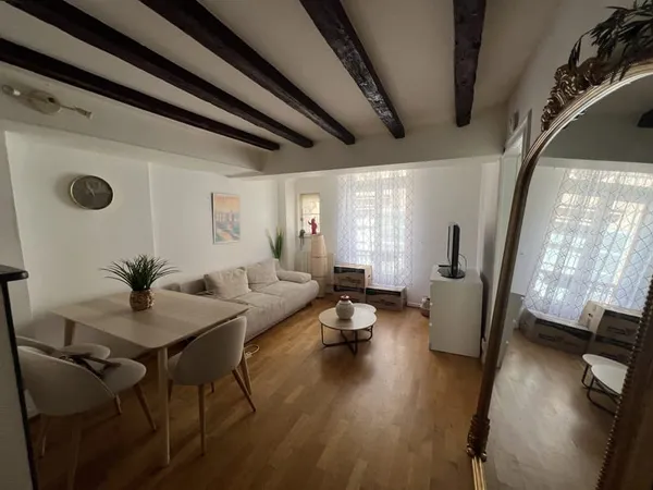 PLACE SAINT ETIENNE, T2 33M2