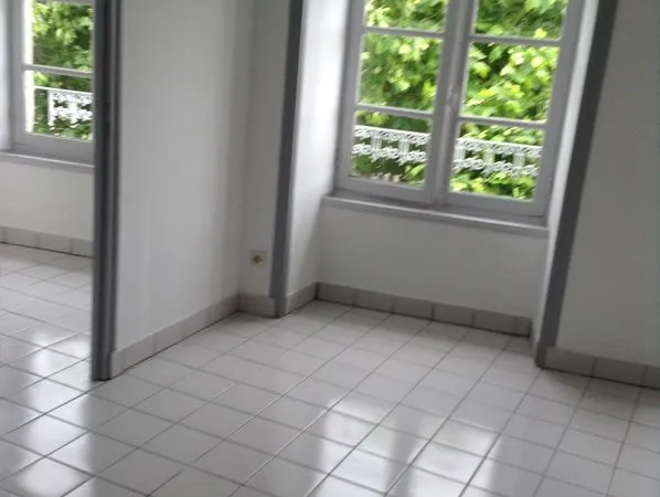 Studio 25m² centre ville Gemozac