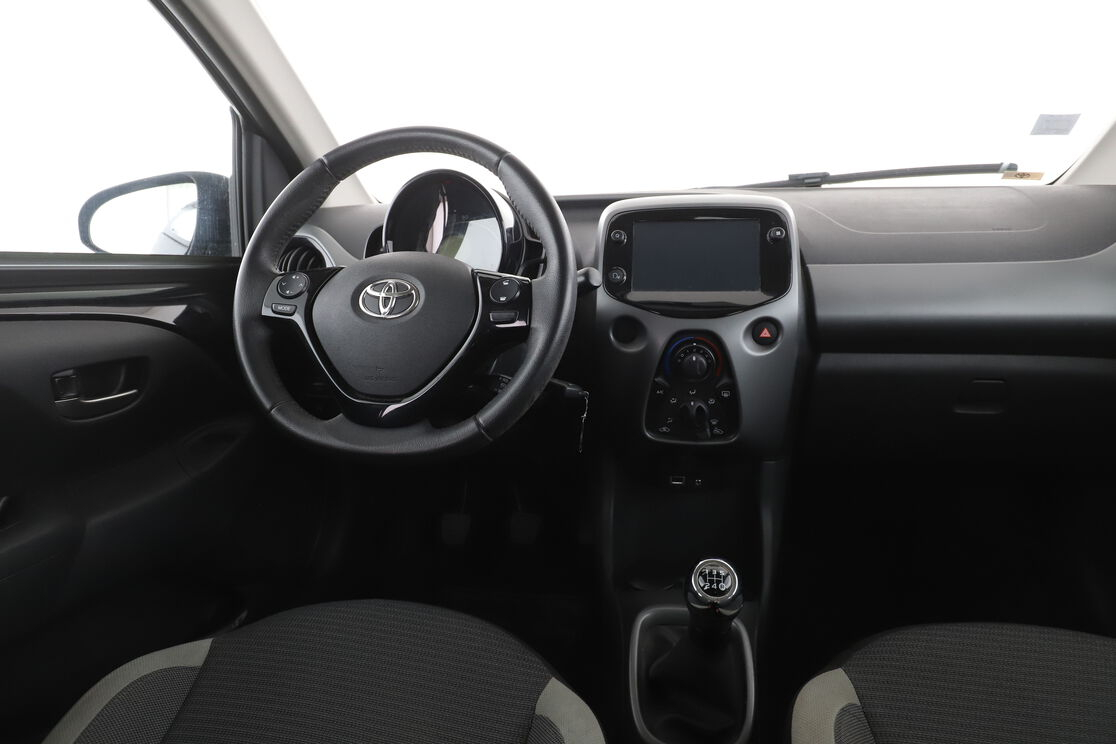 Toyota Aygo 1.0 VVT-i X-Play — photo 12