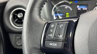Toyota Yaris 100h Chic 5p — photo 24