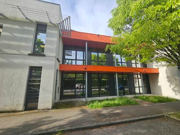 Local professionnel 315 m²