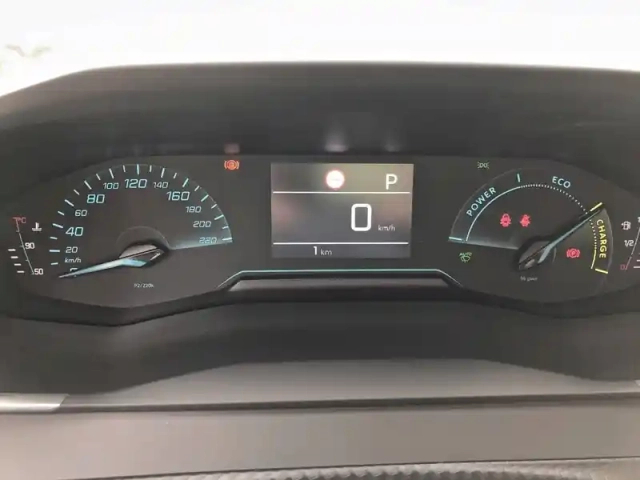 Peugeot 2008 hybrid 110 e-dcs6 — photo 30