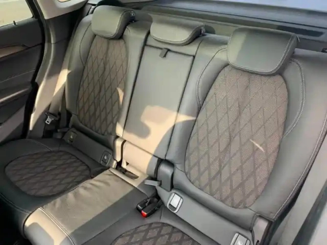 Bmw X1 sdrive18ia 140ch xline dkg7 — photo 9