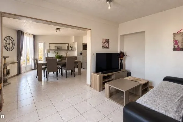 Nevers - investissement locatif - t3 meublé de 68 m² avec balcon, parking et grand garage