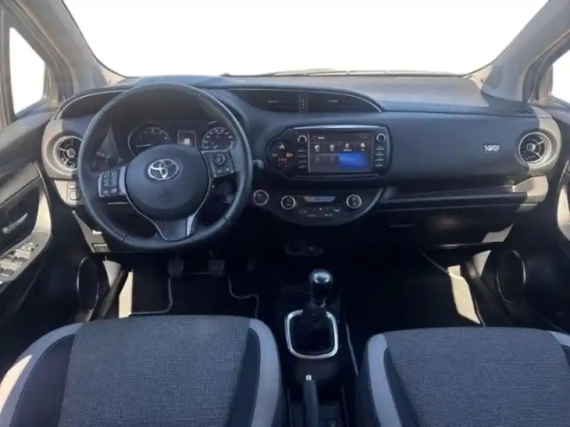 Toyota Yaris 110 vvt-i design y20 5p my19 — photo 11