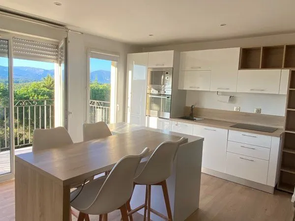 Appartement 2 pièces de 46 m2 entièrement rénové - Mougins Le Haut