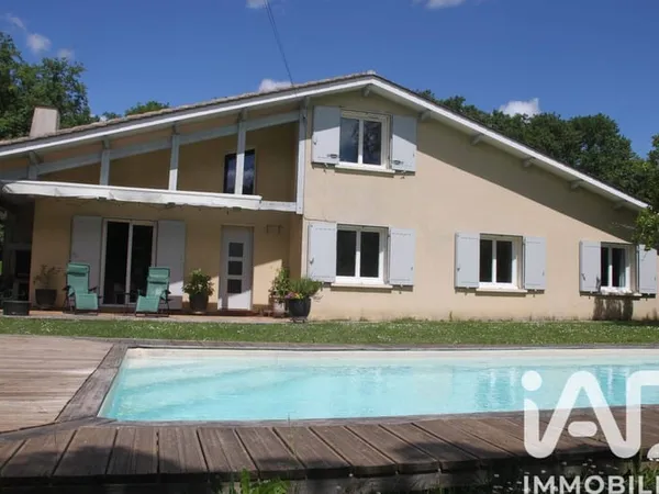 Maison 7 pièces 203 m²