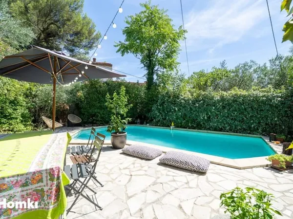 Maison/Villa T5 de 107 m² à Villeneuve-lès-Avignon 30400
