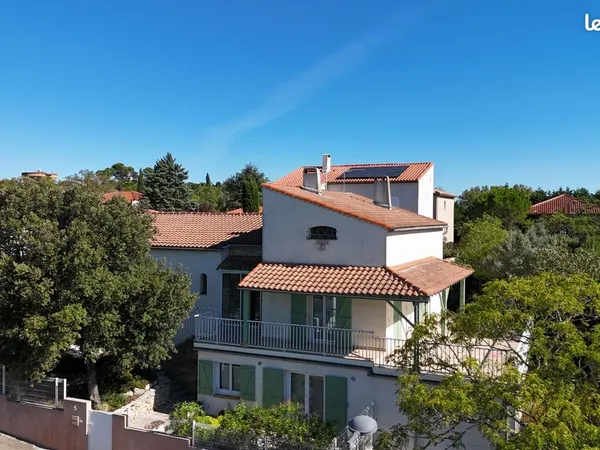 Maison de 250 m² - 7 pièces - Vue panoramique
