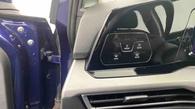 Volkswagen Golf 1.5 etsi opf 150 dsg7 — photo 23