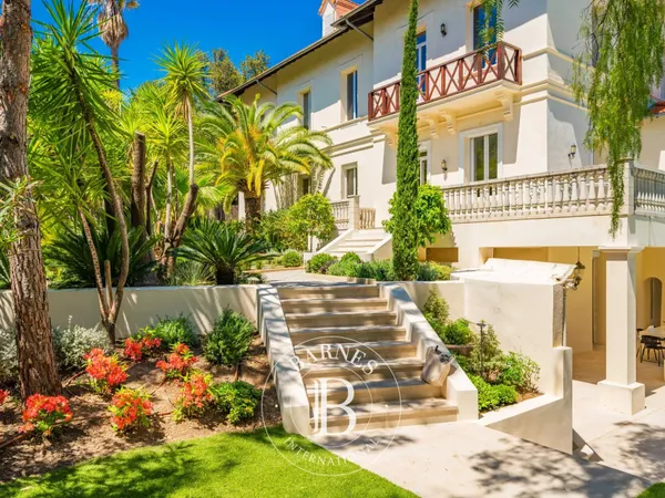 CANNES CENTRE - MAJESTUEUSE DEMEURE - 10 CHAMBRES