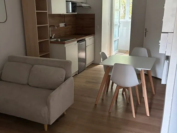 T2 MEUBLÉ A LOUER - 35 m² - SEYSSEL (01)