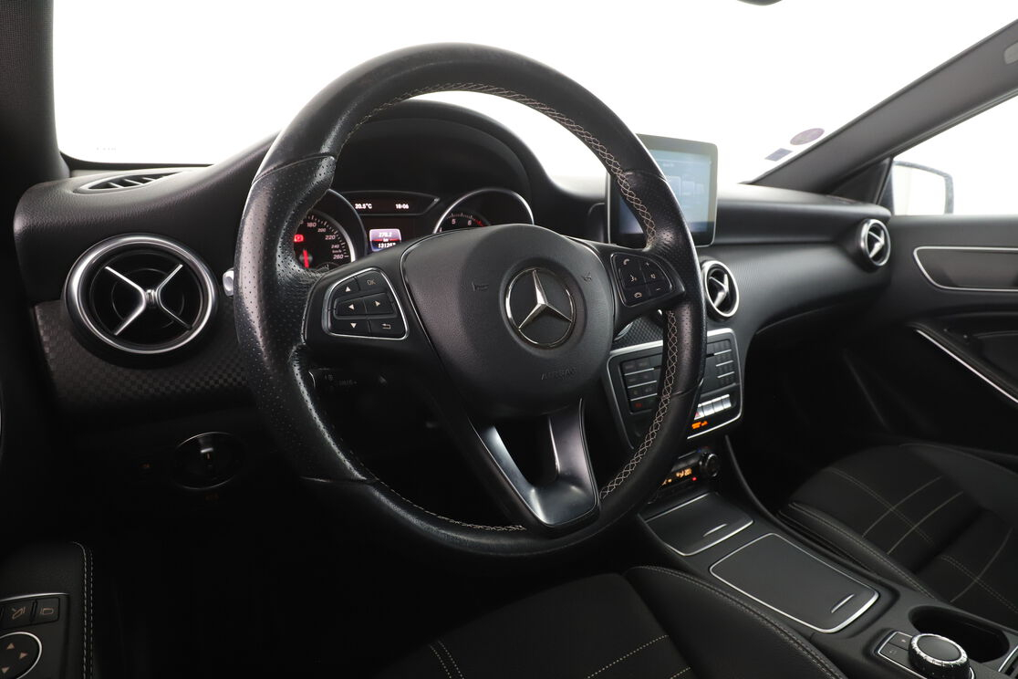 Mercedes-Benz Classe A 180 Sensation 7G-DCT — photo 10