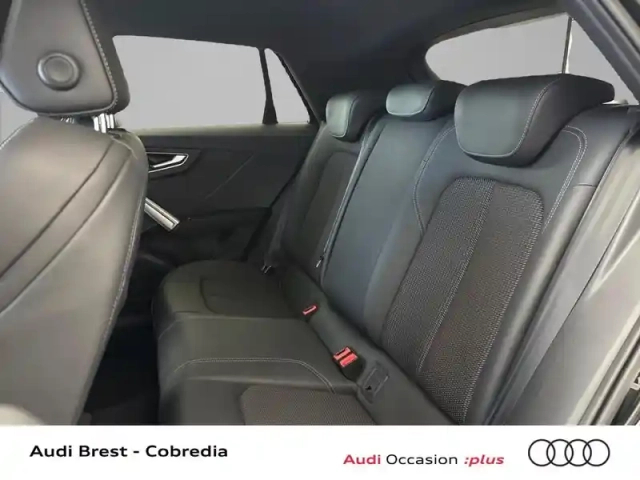 Audi Q2 35 tfsi 150ch s line s tronic 7 — photo 8