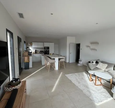 POZOLES - VILLA T4 RECENTE DE 85M² - PP - 3 FACES - GARAGE - JARDIN - 1 EMPLACEMENT VOITURE EXTERIEU
