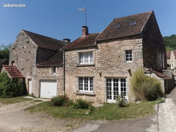Maison avec dépendances