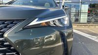 Lexus Ux 250h Luxe 2WD — photo 17