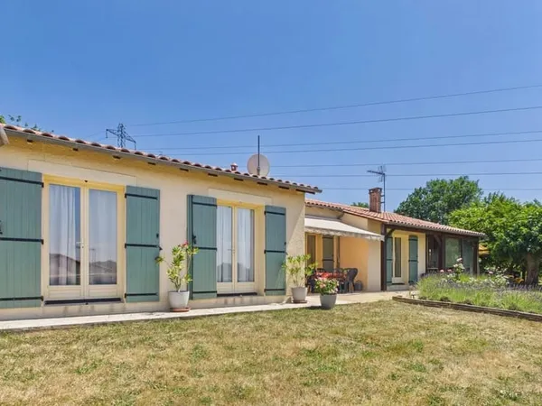 Jolie maison de plain-pied de 3 chambres, lumineuse et spacieuse