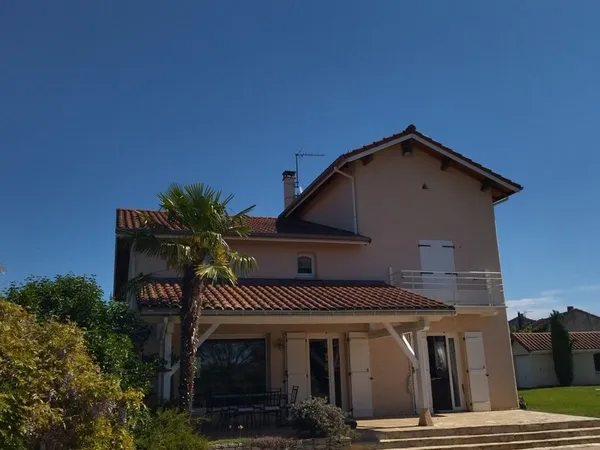Maison 180 m² à 10 minutes de Montbrison sur 3000 m² de terrain clos et arboré