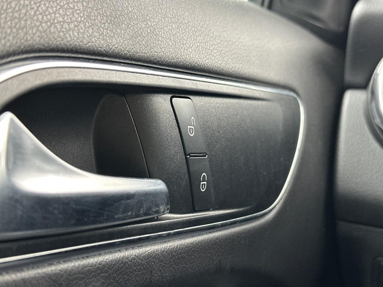 Mercedes Gla 180 sensation 7-g dct a — photo 16
